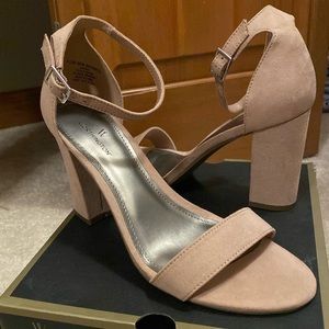 Neutral colored block heels. Size 7.5 NWT